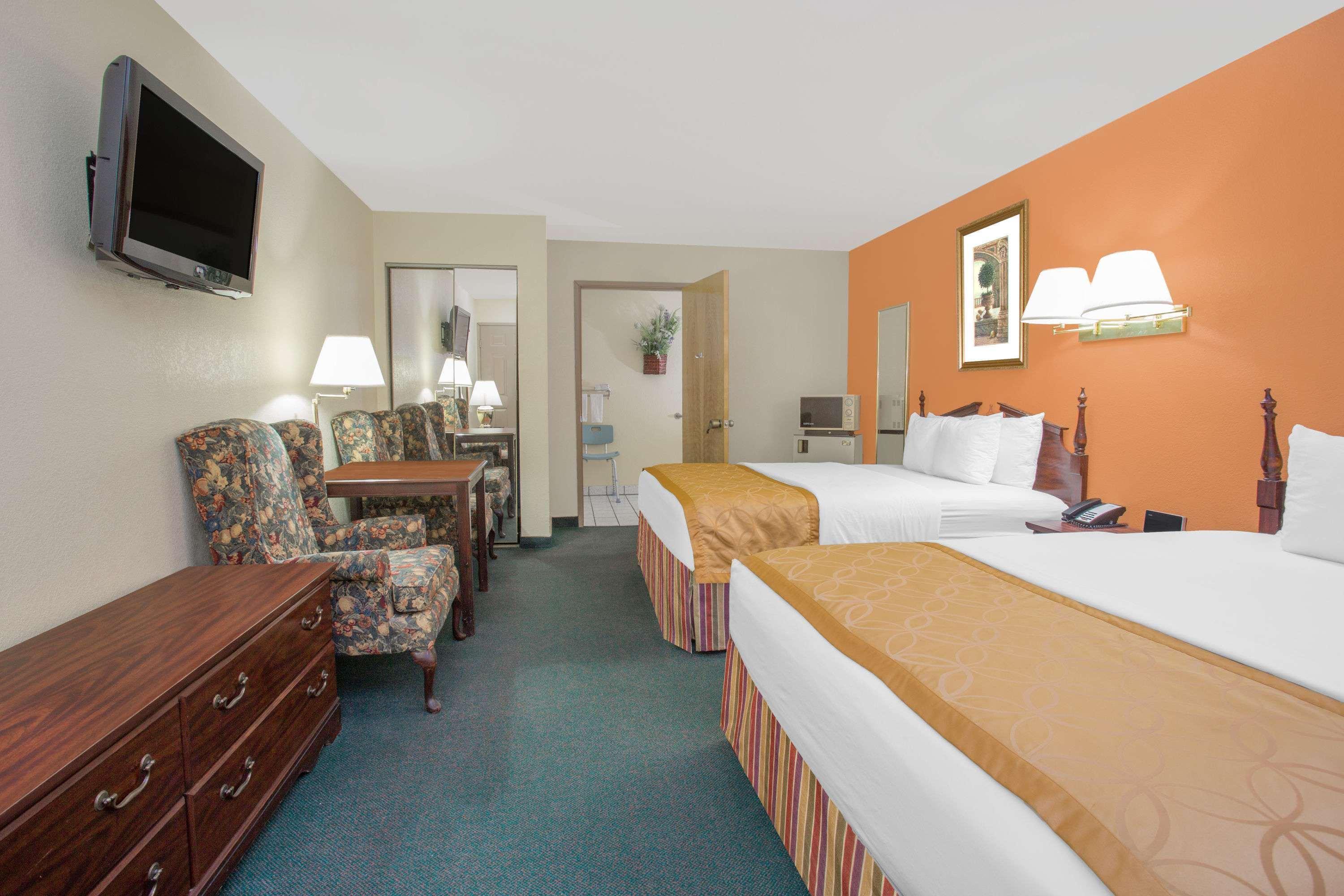 Days Inn & Suites By Wyndham Red Rock-Gallup Exterior foto