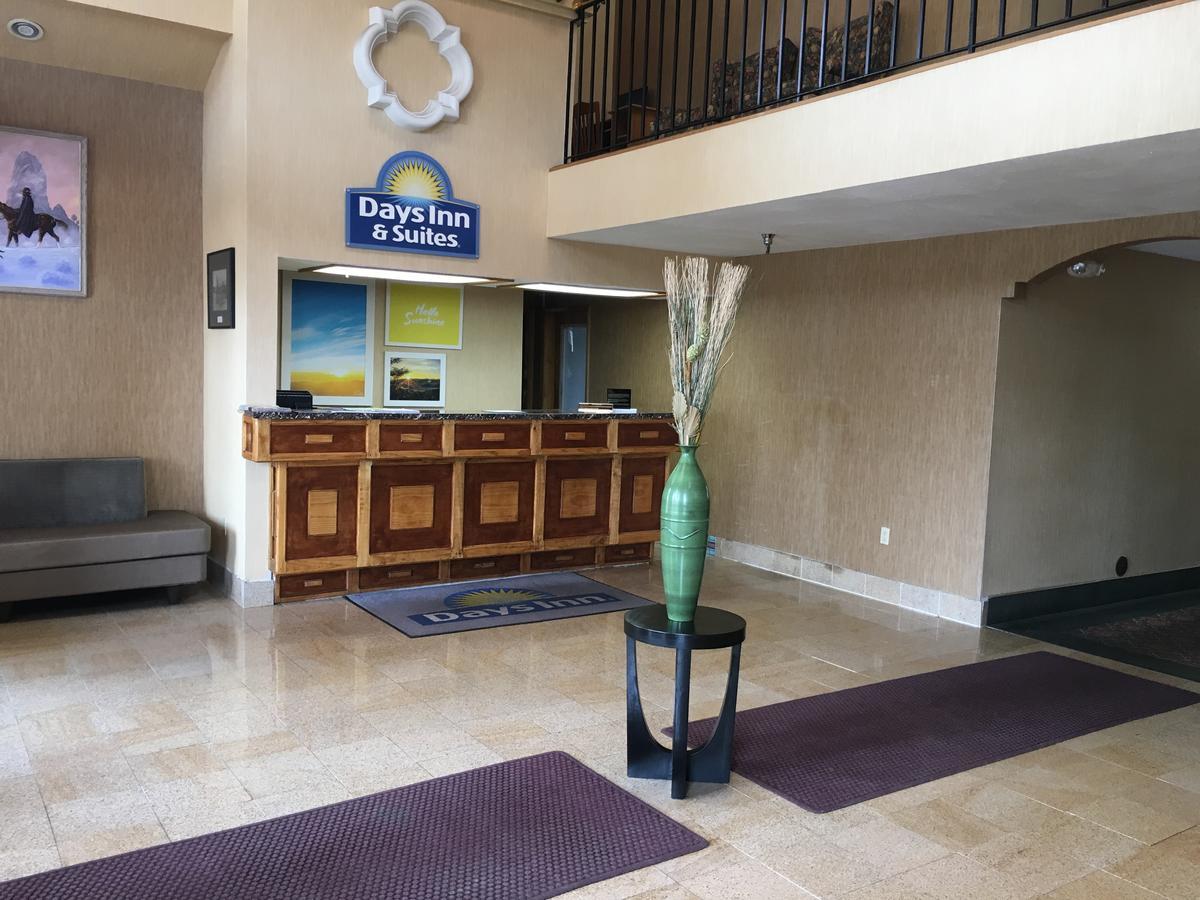 Days Inn & Suites By Wyndham Red Rock-Gallup Exterior foto
